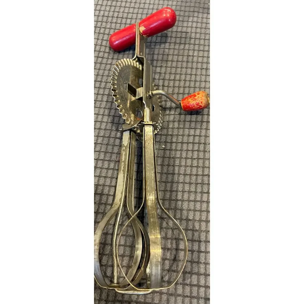 Vintage High Speed Super Center Drive Beater Stainless Red Wood Handle USA